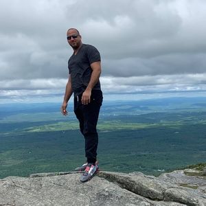 Meet your Posher, Bolivar andrés